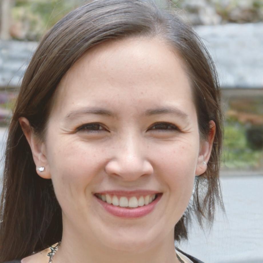Elena Martínez, Directora de Análisis Financiero